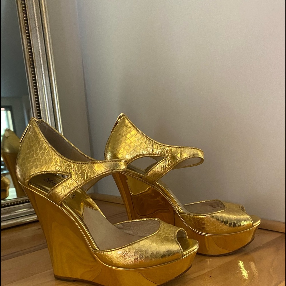 Michael Michael Kors Gold Wedges